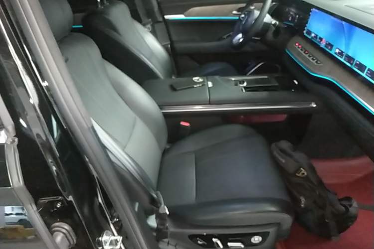 Used Wey Lanshan 2023 Four-Wheel Drive Ultra-Long Range Version Right Front Seat