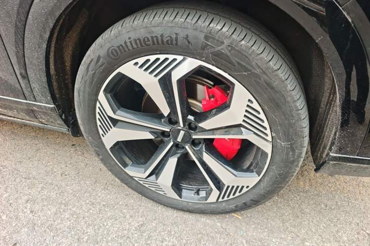 Used Wey Lanshan 2023 Four-Wheel Drive Ultra-Long Range Version Right Front Wheel Hub