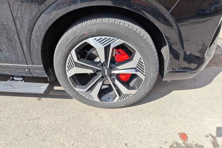 Used Wey Lanshan 2023 Four-Wheel Drive Ultra-Long Range Version Right Front Wheel Hub