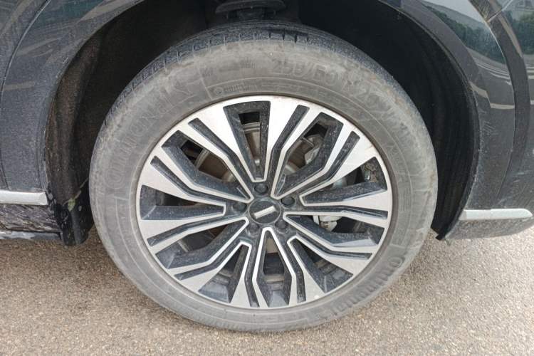 Used Wey Lanshan 2023 Four-Wheel Drive Ultra-Long Range Version Right Front Wheel Hub