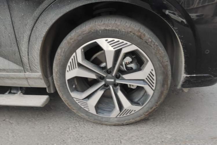 Used Wey Lanshan 2023 Four-Wheel Drive Ultra-Long Range Version Right Front Wheel Hub