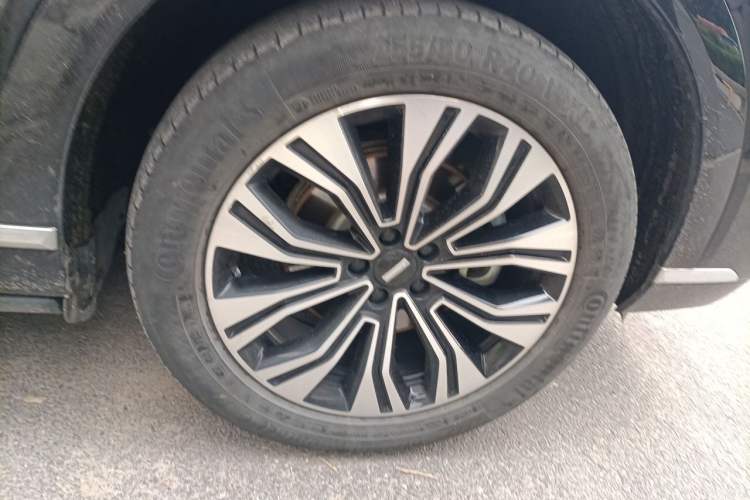 Used Wey Lanshan 2023 Four-Wheel Drive Ultra-Long Range Version Right Front Wheel Hub