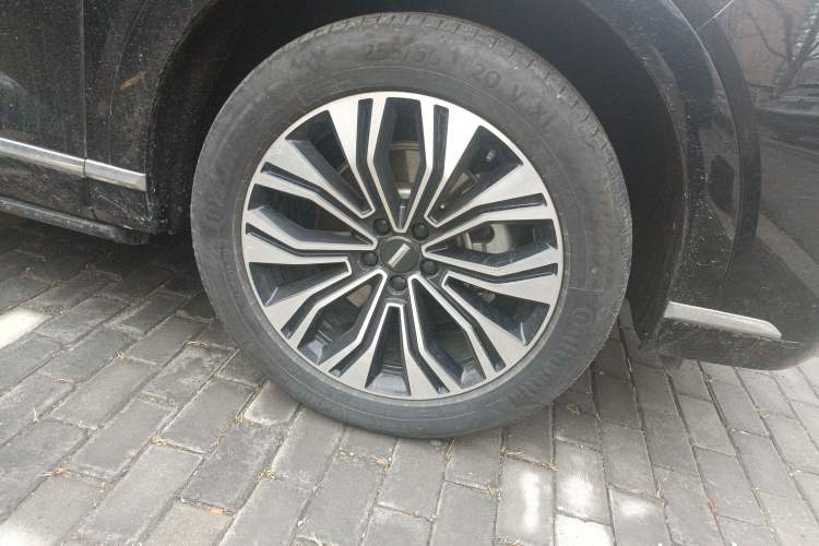 Used Wey Lanshan 2023 Two-Wheel Drive Long-Range Version Right Front Wheel Hub