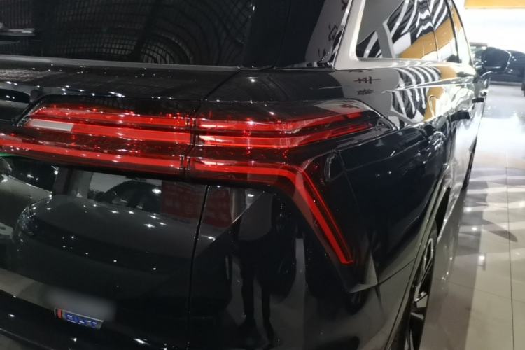 Used Wey Lanshan 2023 Four-Wheel Drive Ultra-Long Range Version Right Rear Taillight