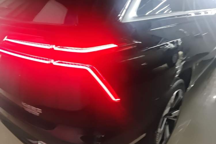 Used Wey Lanshan 2023 Four-Wheel Drive Ultra-Long Range Version Right Rear Taillight