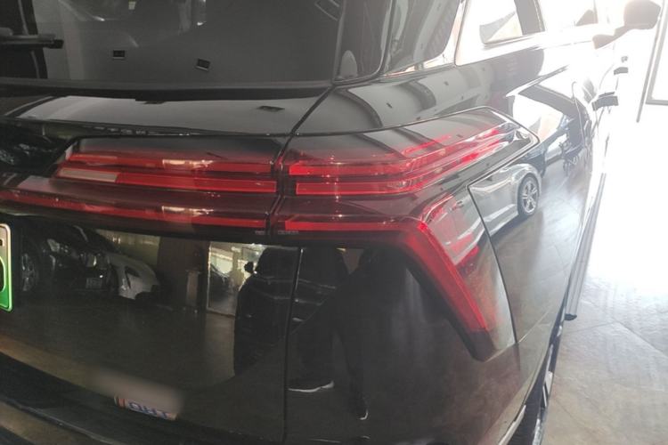 Used Wey Lanshan 2023 Four-Wheel Drive Ultra-Long Range Version Right Rear Taillight