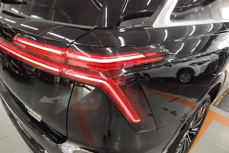Used Wey Lanshan 2023 Four-Wheel Drive Ultra-Long Range Version Right Rear Taillight