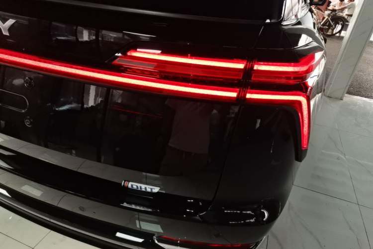 Used Wey Lanshan 2023 Four-Wheel Drive Ultra-Long Range Version Right Rear Taillight
