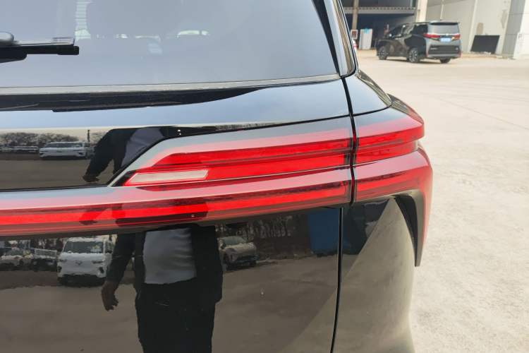 Used Wey Lanshan 2023 Four-Wheel Drive Ultra-Long Range Version Right Rear Taillight