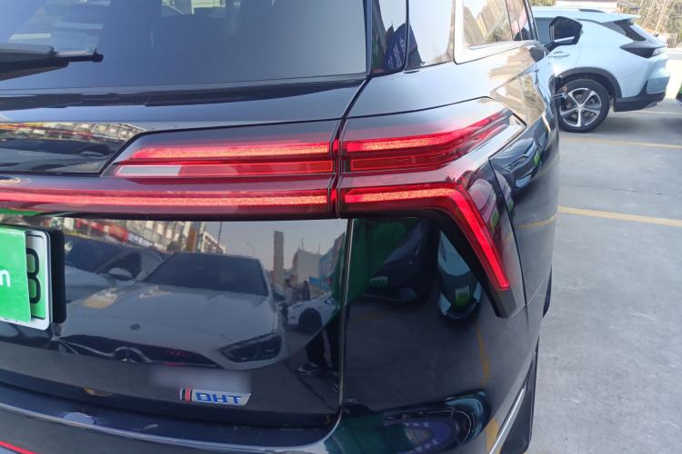 Used Wey Lanshan 2023 Two-Wheel Drive Long-Range Version Right Rear Taillight