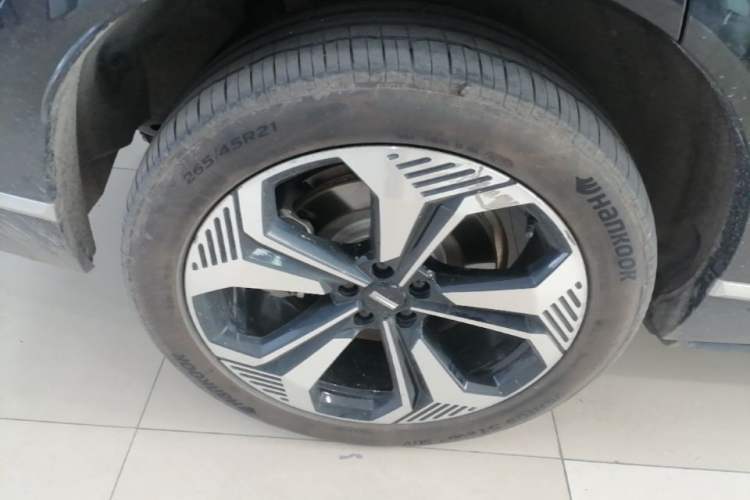 Used Wey Lanshan 2023 Four-Wheel Drive Ultra-Long Range Version Right Rear Wheel Hub