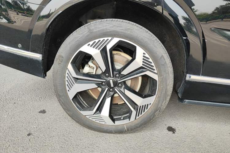 Used Wey Lanshan 2023 Four-Wheel Drive Ultra-Long Range Version Right Rear Wheel Hub