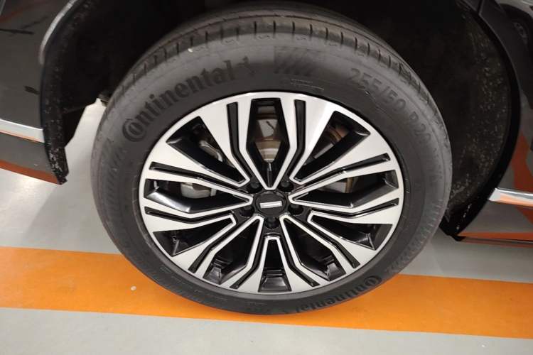 Used Wey Lanshan 2023 Four-Wheel Drive Ultra-Long Range Version Right Rear Wheel Hub