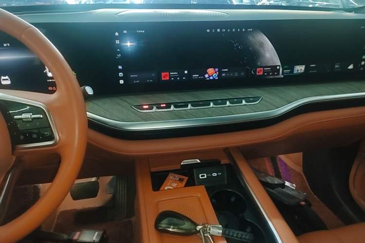 Used Wey Lanshan 2023 Four-Wheel Drive Ultra-Long Range Version Audio And AC Panel