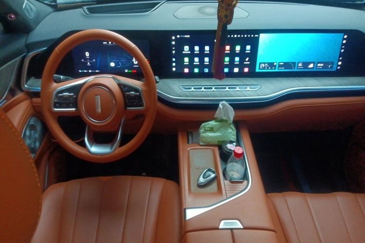 Used Wey Lanshan 2023 Four-Wheel Drive Ultra-Long Range Version Center Console