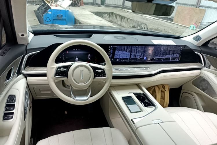Used Wey Lanshan 2023 Four-Wheel Drive Ultra-Long Range Version Center Console