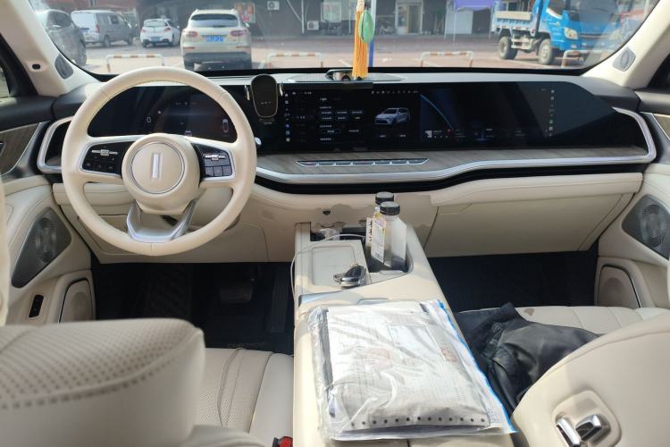 Used Wey Lanshan 2023 Four-Wheel Drive Ultra-Long Range Version Center Console