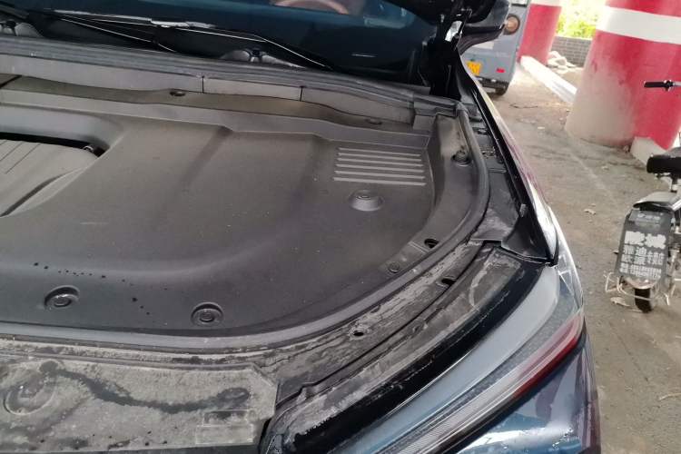 Used Wey Lanshan 2023 Four-Wheel Drive Ultra-Long Range Version Engine Bay Left
