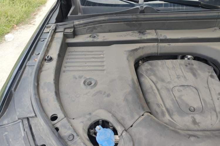 Used Wey Lanshan 2023 Four-Wheel Drive Ultra-Long Range Version Engine Bay Right