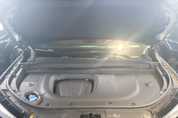 Used Wey Lanshan 2023 Four-Wheel Drive Ultra-Long Range Version Engine Bay
