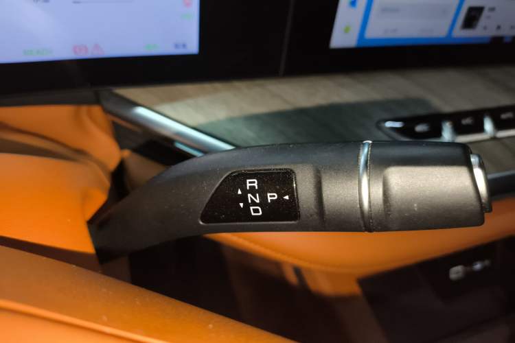 Used Wey Lanshan 2023 Four-Wheel Drive Ultra-Long Range Version Gear Lever
