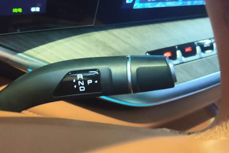 Used Wey Lanshan 2023 Four-Wheel Drive Ultra-Long Range Version Gear Lever