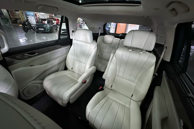 Used Wey Lanshan 2023 Two-Wheel Drive Long-Range Version Interior 11