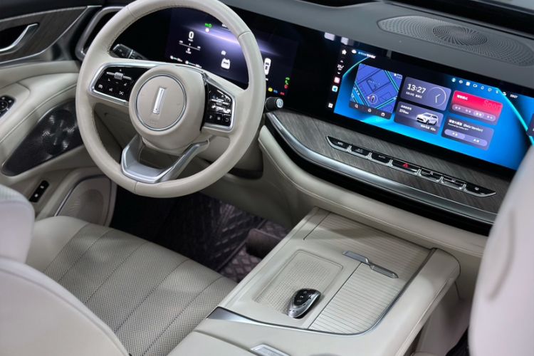 Used Wey Lanshan 2023 Two-Wheel Drive Long-Range Version Interior 6
