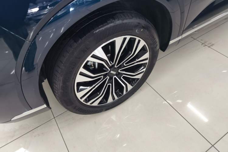 Used Wey Lanshan 2023 Two-Wheel Drive Long-Range Version Left Front Wheel Hub