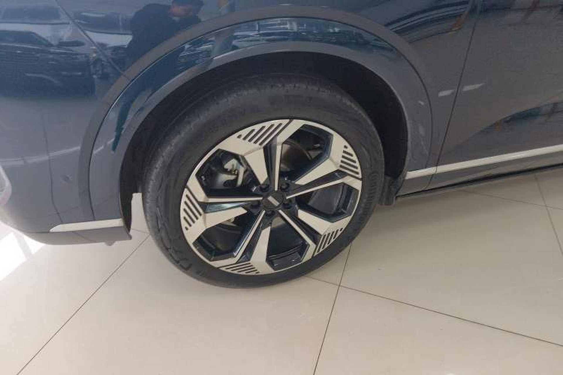 Used Wey Lanshan 2023 Four-Wheel Drive Ultra-Long Range Version Left Front Wheel Hub