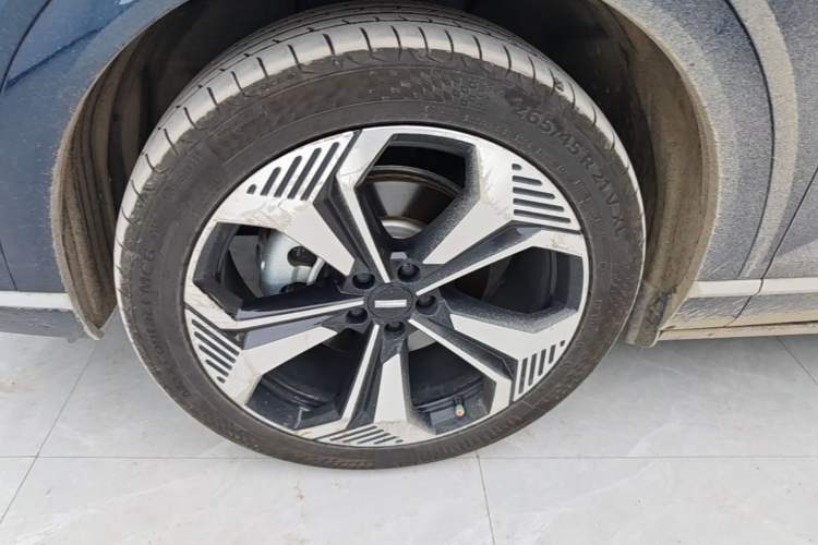 Used Wey Lanshan 2023 Four-Wheel Drive Ultra-Long Range Version Left Front Wheel Hub