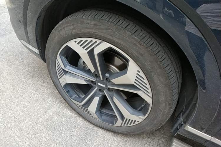 Used Wey Lanshan 2023 Four-Wheel Drive Ultra-Long Range Version Left Front Wheel Hub
