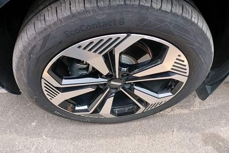 Used Wey Lanshan 2023 Four-Wheel Drive Ultra-Long Range Version Left Front Wheel Hub