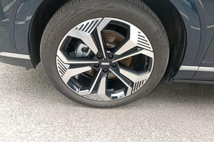 Used Wey Lanshan 2023 Four-Wheel Drive Ultra-Long Range Version Left Front Wheel Hub