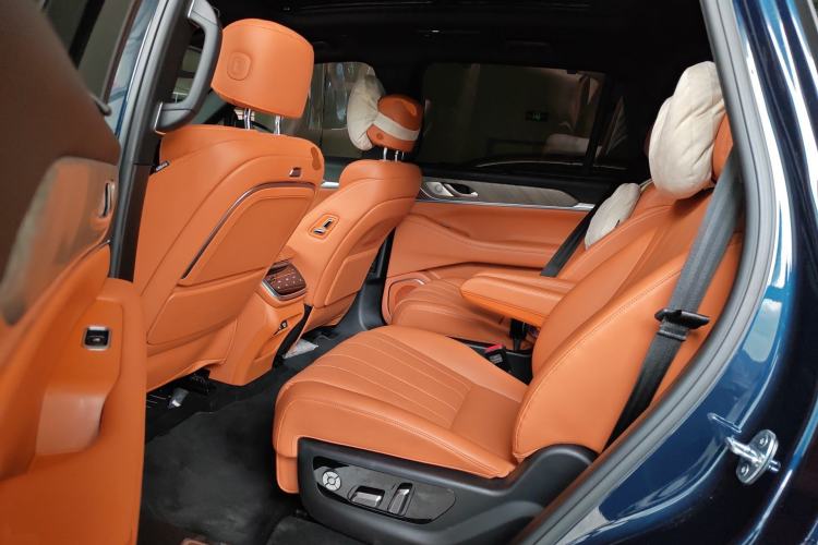 Used Wey Lanshan 2023 Four-Wheel Drive Ultra-Long Range Version Left Rear Seat