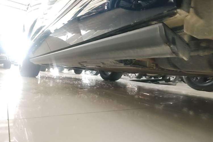 Used Wey Lanshan 2023 Four-Wheel Drive Ultra-Long Range Version Left Side Sill