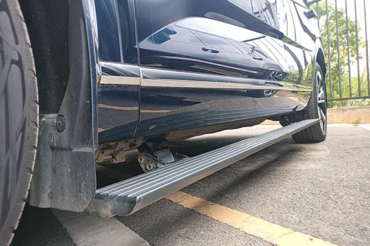 Used Wey Lanshan 2023 Four-Wheel Drive Ultra-Long Range Version Left Side Sill