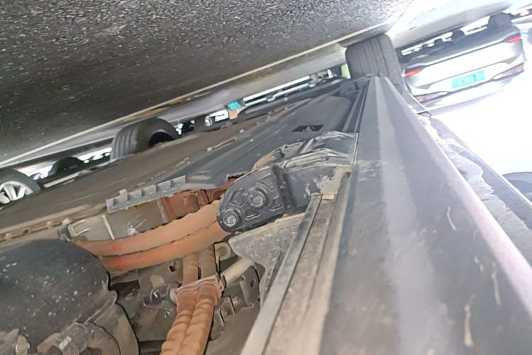 Used Wey Lanshan 2023 Four-Wheel Drive Ultra-Long Range Version Left Side Sill