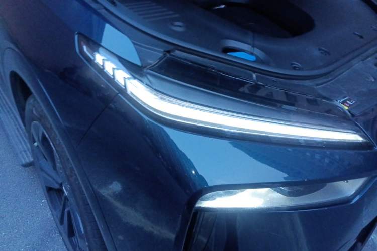 Used Wey Lanshan 2023 Four-Wheel Drive Ultra-Long Range Version Right Front Headlight