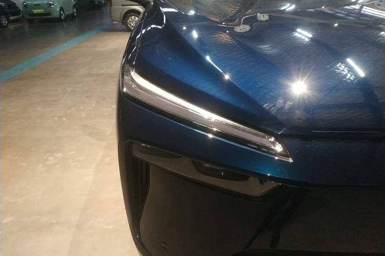 Used Wey Lanshan 2023 Four-Wheel Drive Ultra-Long Range Version Right Front Headlight