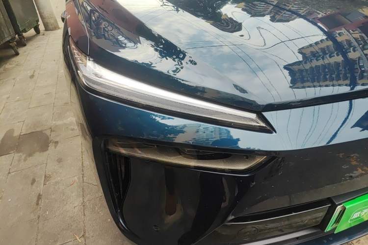 Used Wey Lanshan 2023 Four-Wheel Drive Ultra-Long Range Version Right Front Headlight