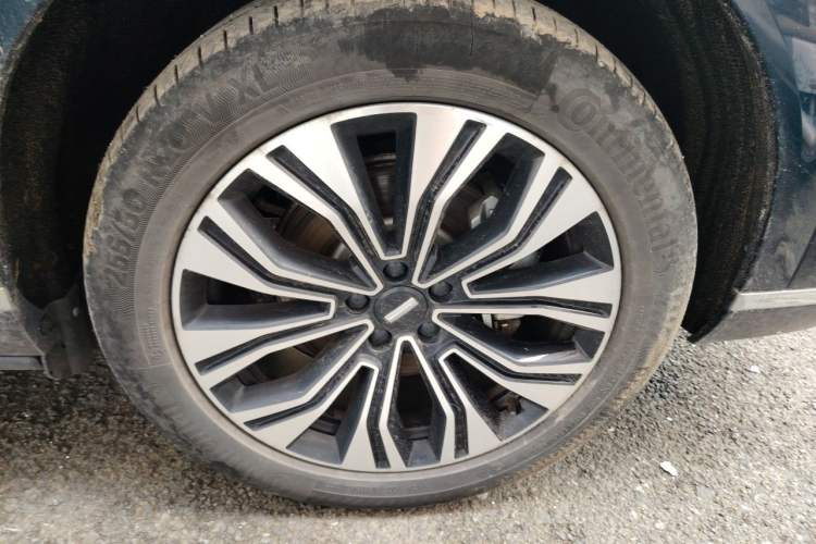 Used Wey Lanshan 2023 Four-Wheel Drive Ultra-Long Range Version Right Front Wheel Hub
