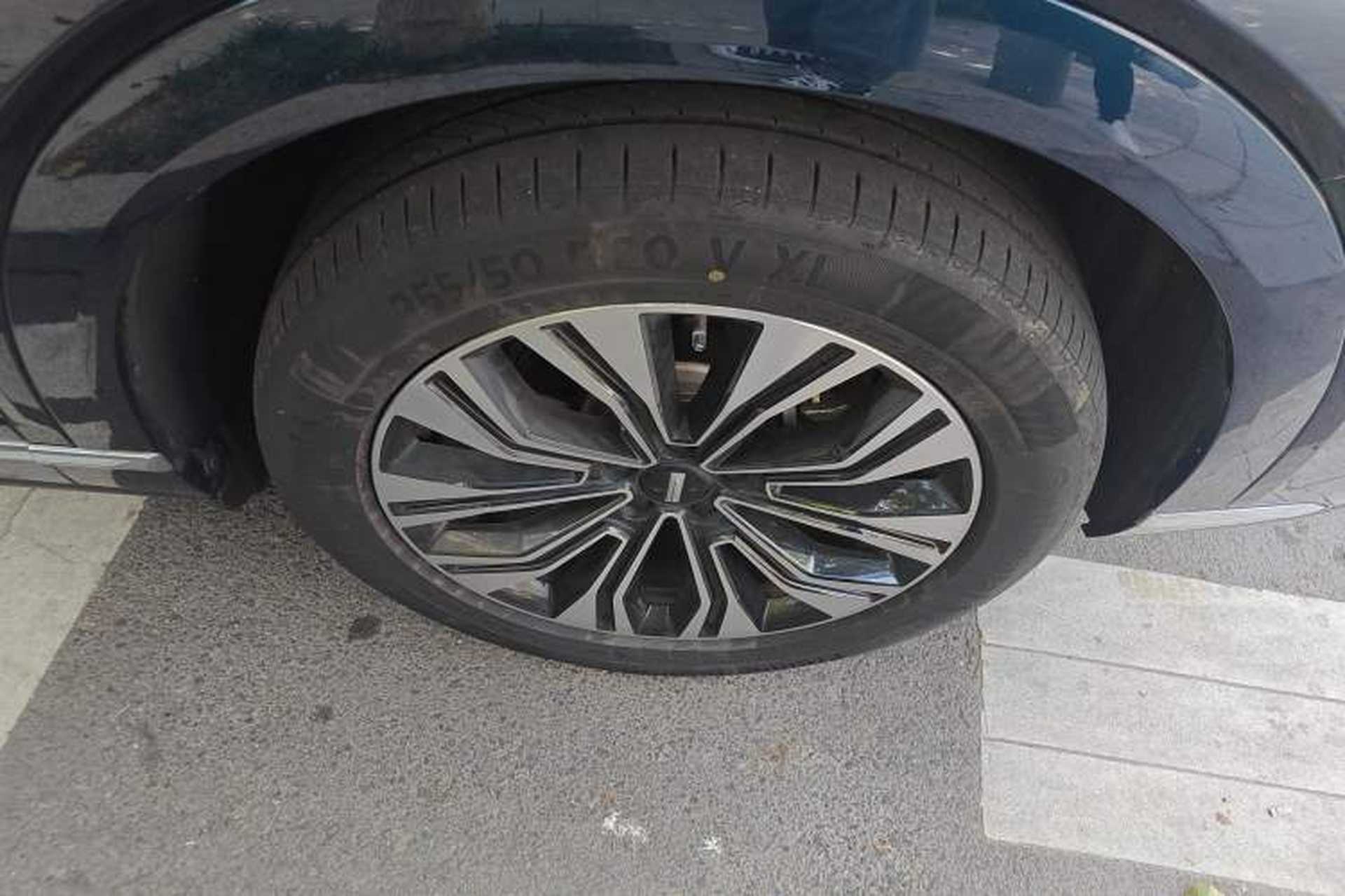 Used Wey Lanshan 2023 Four-Wheel Drive Ultra-Long Range Version Right Front Wheel Hub