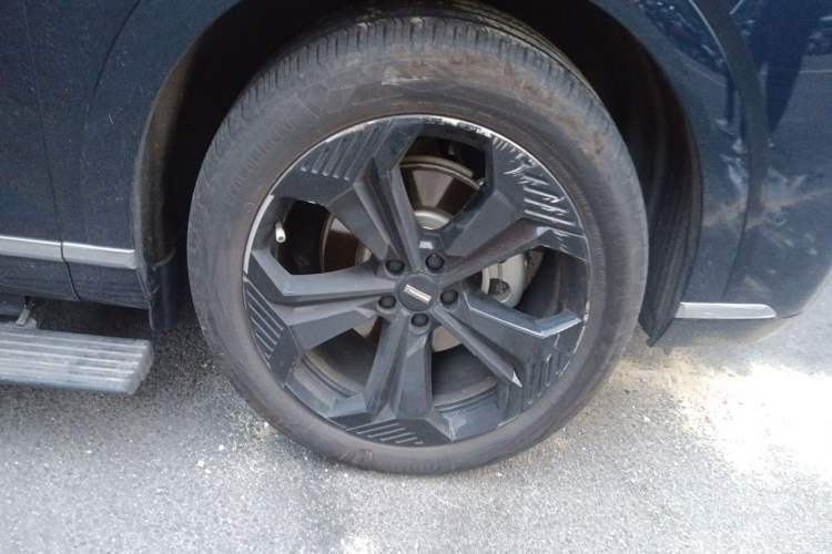 Used Wey Lanshan 2023 Four-Wheel Drive Ultra-Long Range Version Right Front Wheel Hub
