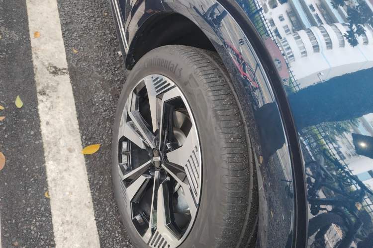Used Wey Lanshan 2023 Four-Wheel Drive Ultra-Long Range Version Right Front Wheel Hub