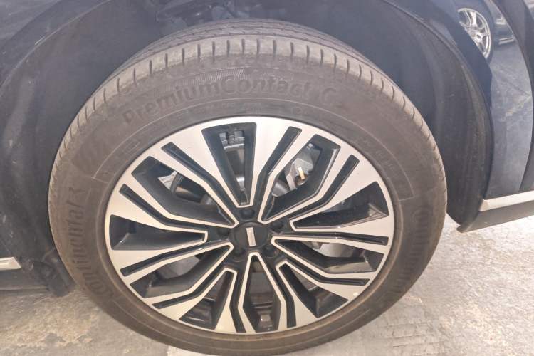 Used Wey Lanshan 2023 Four-Wheel Drive Ultra-Long Range Version Right Front Wheel Hub