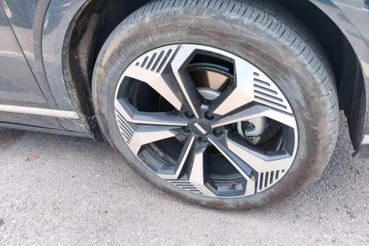 Used Wey Lanshan 2023 Four-Wheel Drive Ultra-Long Range Version Right Front Wheel Hub