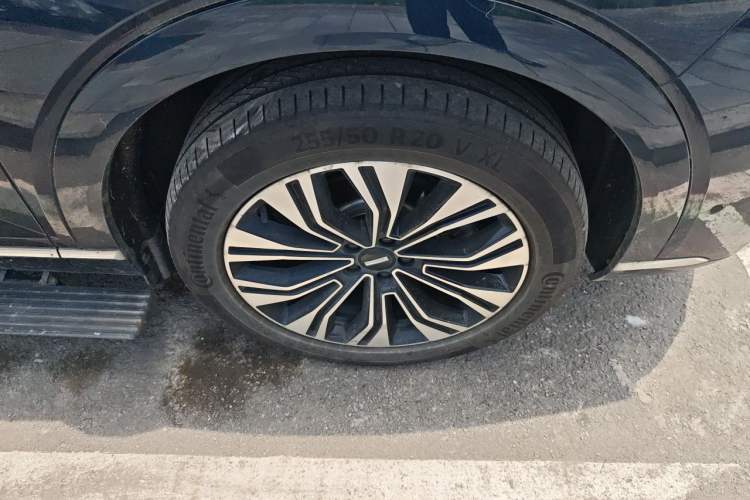 Used Wey Lanshan 2023 Four-Wheel Drive Ultra-Long Range Version Right Front Wheel Hub