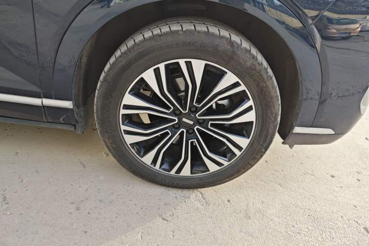 Used Wey Lanshan 2023 Four-Wheel Drive Ultra-Long Range Version Right Front Wheel Hub