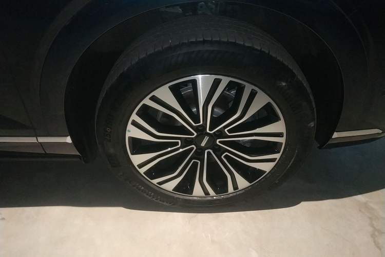 Used Wey Lanshan 2023 Four-Wheel Drive Ultra-Long Range Version Right Front Wheel Hub